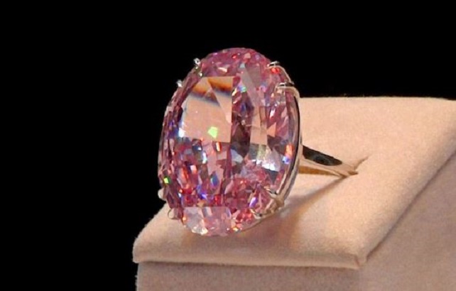 Топ-10 самых дорогостоящих бриллиантов, проданных на аукционах