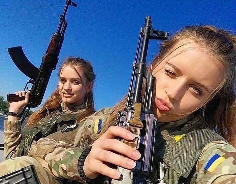 Как выглядят девушки-военные в армиях разных стран мира