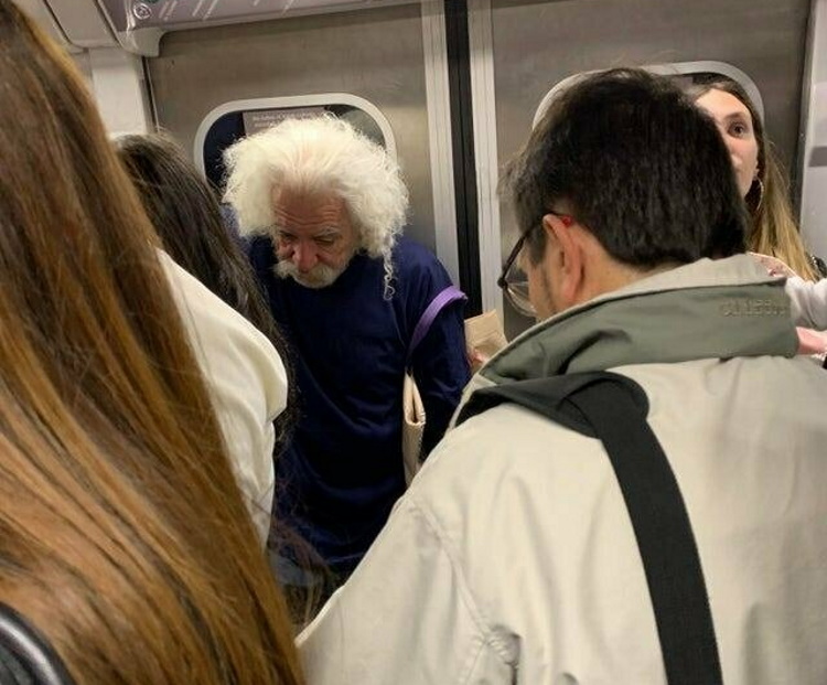 Пассажиры метро, которых невозможно не заметить в толпе