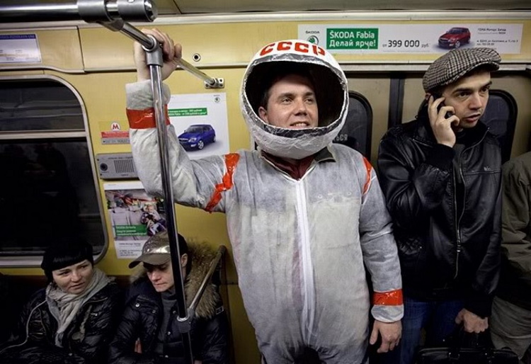 Пассажиры метро, которых невозможно не заметить в толпе