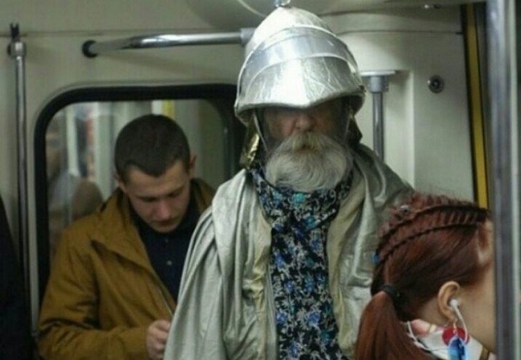 Пассажиры метро, которых невозможно не заметить в толпе