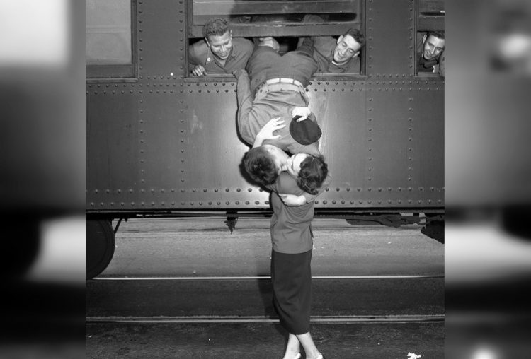 Love During Wartime: Touching Photos