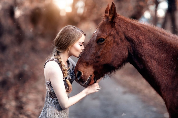 Отважные наездницы: 30 невероятно красивых фото девушек с лошадьми