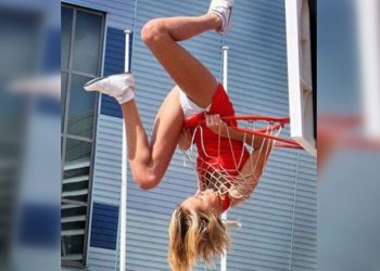 девушки застряли