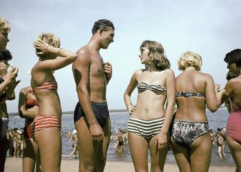 Крутые фото о том, как отдыхали на пляже в прошлом